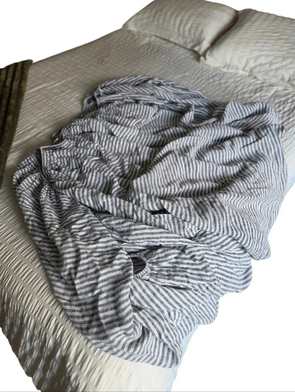 ​brooklinen king fitted sheet 100% linen ticking stripe grey white portugal